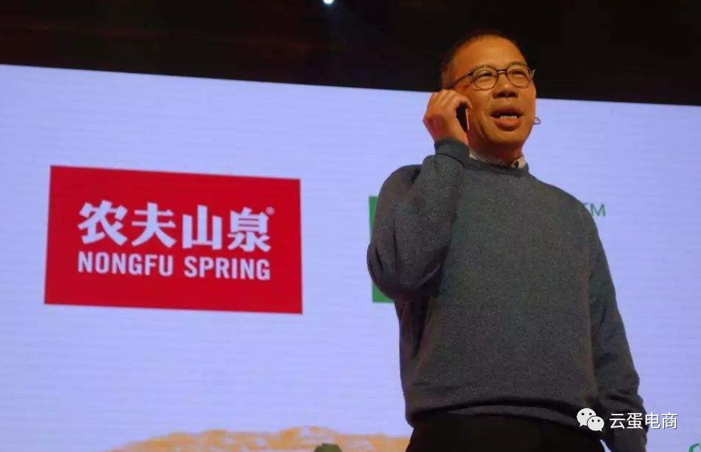 农夫山泉港股上市暗盘股价翻倍，钟睒睒成中国新首富，财富超越马化腾马云