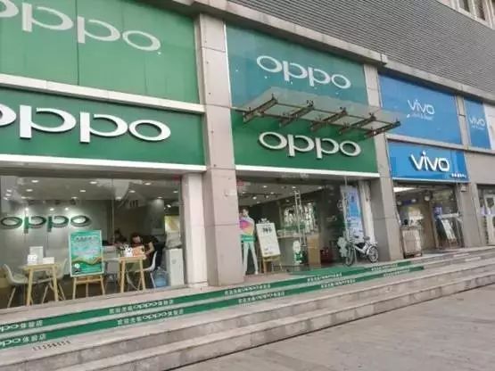 OPPO与VIVO崛起：智能手机世纪大战中的黑马对决与市场格局变化